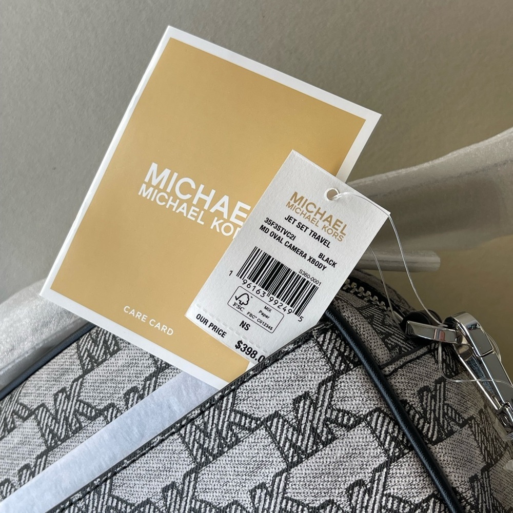 (new+tag) Michael Kors jet set travel oval camera crossbody color black/white - Picture 9 of 12